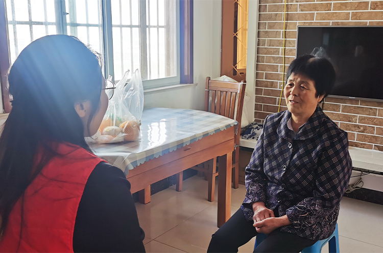 悦来悦好开展走访爱心帮扶社区居民活动